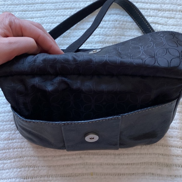 FOSSIL Black Leather Crossbody Wallet
Purse Bag - Picture 7 of 10